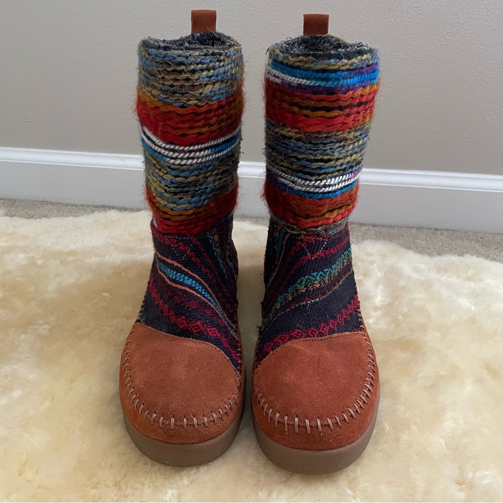 TOMS Nepal Colorful Knit Women's Mid Calf Leather Boots size 8 - Picture 2 of 12